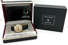 Deslumbrante Vintage 1965 Bulova Accutron 214 10kt Relógio Superior Folheado a Ouro com Caixa comprar usado  Enviando para Brazil