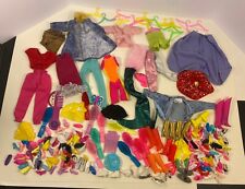 Lote Surtido de Ropa Muñeca Zapatos Accesorios Barbie y Otros segunda mano  Embacar hacia Argentina