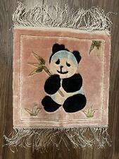 "Alfombra vintage con flecos pictóricos de seda oso panda con hojas de bambú rosa 12""x13", usado segunda mano  Embacar hacia Argentina