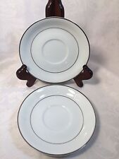 2 pratos de pires Noritake China Envoy 6325 branco aposentado com banda de platina comprar usado  Enviando para Brazil