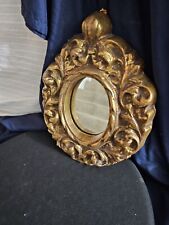 Espelho de madeira dourada esculpido pequeno Jaru meados do século XX 1969 assinado pelo fabricante. Bom comprar usado  Enviando para Brazil