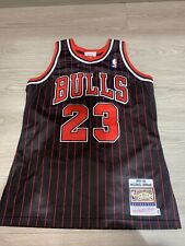 Camiseta deportiva de Mitchell Ness Jordan talla 40 Med de madera dura clásicos 1995-96 Bulls segunda mano  Embacar hacia Mexico