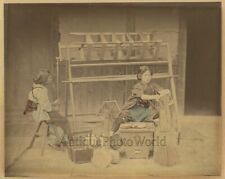 Japón Mujer con Tejer Hilos de Seda Máquina Antigua Tintada Albúmina Foto, usado segunda mano  Embacar hacia Argentina