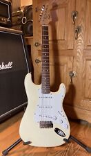 Squier Bullet Strat Stratocaster 2008 de Fender Arctic White con trémolo segunda mano  Embacar hacia Argentina