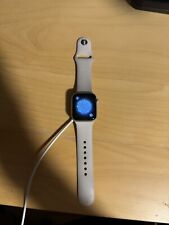 Apple Watch SE (2022) 40mm estojo de alumínio Starlight com pulseira esportiva, S/M (GPS... comprar usado  Enviando para Brazil