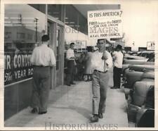 1949 Picketer de fotos de prensa frente al supermercado en Gentilly, Louisiana, usado segunda mano  Embacar hacia Argentina