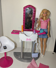Barbie salon coiffure d'occasion  Mont-Saint-Aignan