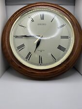 Reloj de pared Seiko de madera maciza de roble QXA101BC números romanos movimiento Taiwán. segunda mano  Embacar hacia Argentina