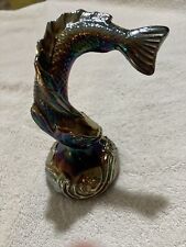 Estatueta vintage de peixe saltador de vidro carnaval Fenton ametista iridescente boa, usado comprar usado  Enviando para Brazil