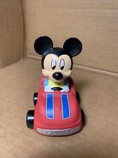"Coche de carreras rojo suave y Go souvenir bebé Mickey Mouse de los parques Walt Disney ~ 3,25"" x 4" segunda mano  Embacar hacia Argentina