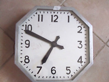 Horloge fille salle d'occasion  Saint-Vivien-de-Médoc