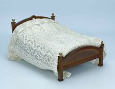 CASA DE BONECAS - CAMA DE CASAL ESTRUTURA DE ARDÓSIA DE MADEIRA 1/12 com ROUPA DE CAMA DE RENDA   comprar usado  Enviando para Brazil