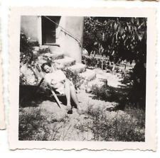 Jeune femme chaise longue jardin - photo ancienne amateur an. 1940 d'occasion  Colmar