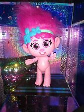  ¡Figura de juguete Hasbro TROLLS Troll Girl esponjosa cabello rosa caliente piel rosa 2019 13"!, usado segunda mano  Embacar hacia Argentina