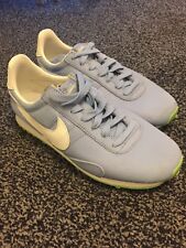 Wmns nike montreal for sale  WEST BROMWICH