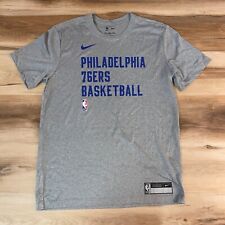 Usado, Camisa Philadelphia 76ers para hombre gris mediano Nike ajuste cuello redondo NBA Sixers segunda mano  Embacar hacia Argentina