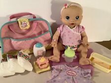 Boneca Baby Alive Wets N Wiggles menina com bolsa de fraldas todos os acessórios Baby Alive comprar usado  Enviando para Brazil