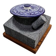 Molcajete Nahui 8 pulgadas con base de parota de madera y tapa de talavera, usado segunda mano  México