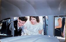 Antigo 1950s Red Border Kodachrome Slide Linda Noiva & Noivo espiar no Casamento LIMO comprar usado  Enviando para Brazil
