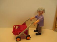 Figura Playmobil HOMBRE MODERNO CON CABELLO GRIS + ANDADOR CON RUEDAS ROJAS / CARRO CON 4 RUEDAS segunda mano  Embacar hacia Argentina