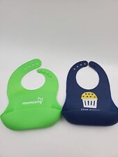 Usado, 2 baberos de silicona ajustables para bebé Bella Tunno otra marca muffin Momcozy segunda mano  Embacar hacia Argentina