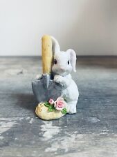 Estatuilla vintage de resina blanca conejo jardín con pala  segunda mano  Embacar hacia Argentina