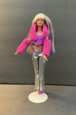 Muñeca Barbie Mattel 2001 ""Jam'n Glam"" con cabello púrpura/rubio y cintura EverFlex segunda mano  Embacar hacia Argentina