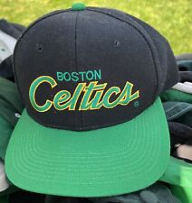 Boné vintage Boston Celtics Snap Back NBA Sports Specialties preto script anos 90, usado comprar usado  Enviando para Brazil