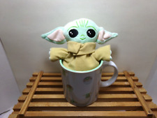 Caneca de café Star Wars tamanho grande Baby Yoda com boneca de pelúcia comprar usado  Enviando para Brazil