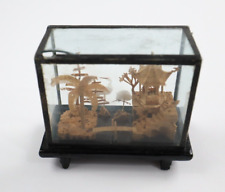 Vintage Mini Chinês Esculpido Cortiça Diorama em Estojo de Vidro Guindastes Colecionáveis comprar usado  Enviando para Brazil