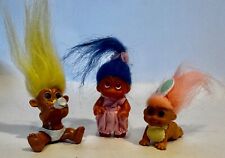 Lote de 3 bonecas miniaturas Russ Troll ~ bebê com garrafa, bebê da Páscoa, menina de cabelo azul comprar usado  Enviando para Brazil
