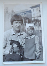 Hombre guapo con su hija. Fotografía soviética vintage. segunda mano  Embacar hacia Mexico