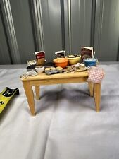 Mesa de cocina/panadería de colección casa de muñecas 1:12 con accesorios para hornear adjuntos segunda mano  Embacar hacia Argentina