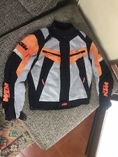 Completo moto ktm usato  Varazze