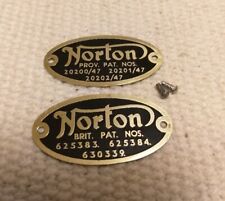 Insignia de patente de motor Norton Dominator lado derecho. segunda mano  Argentina 