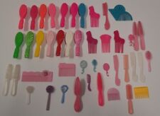 Lote de 44 piezas vintage para cepillo de cabello Barbie peine accesorios cepillos peines y más  segunda mano  Embacar hacia Mexico