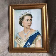 Picture Of The Queen Elizabeth II In a Gold Gilt Vintage Frame for sale  Shipping to South Africa