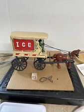 Brinquedo antigo vintage de ferro fundido puxado por cavalo carrinho de gelo carroça motorista buggy comprar usado  Enviando para Brazil
