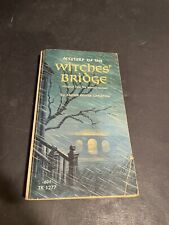 Mystery of the WITCHES' BRIDGE Barbee Oliver Carleton 1967 Vintage Brochura comprar usado  Enviando para Brazil