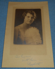 1926 Bachrach Studio Foto en Soporte Retrato de Hermosa Joven Dama Con Plumas segunda mano  Embacar hacia Argentina