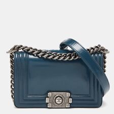 Bolsa pequena de couro envernizado azul Chanel para menino comprar usado  Enviando para Brazil