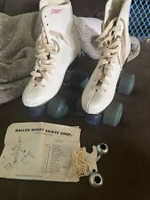 Patins brancos vintage Roller Derby feminino tamanho 6 U940 com kit comprar usado  Enviando para Brazil