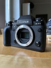 Fujifilm fotocamera mirrorless usato  Roma