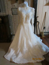 Beautiful wedding dress for sale  Middletown