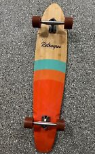 Longboard Retrospec feito de bordo e bambu com design vermelho, azul e laranja, usado comprar usado  Enviando para Brazil