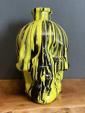 Usado, Cabeza de cristal pintada Vodka Botella de cristal Calavera Vacía Amarillo Negro Dan Aykroyd 750 segunda mano  Embacar hacia Argentina