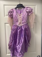 Disfraz de vestido usado de princesa Disney Rapunzel 4-6X púrpura vestido jakks Halloween segunda mano  Embacar hacia Argentina