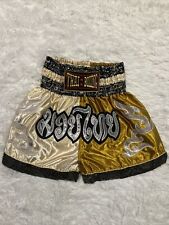 Usado, Boxe tailandês curto Muay tamanho grande prata ouro bordado MMA luta de boxe comprar usado  Enviando para Brazil