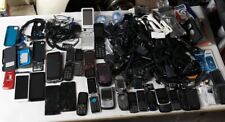 LOTE de 35 celulares mistos antigos até agora peças não testadas reparo lixo vendido como está comprar usado  Enviando para Brazil