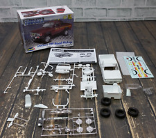 Kit de modelo de picape Revell Datsun Off-Road 4x4 1:24 2014 **LEIA AS INFORMAÇÕES** comprar usado  Enviando para Brazil